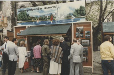 F015079 Hanzedagen van 1984 in Neuss Duitsland. Kamper markt delegatie voor de gemeente Kampen, E. Ehrhart, J.D. ...