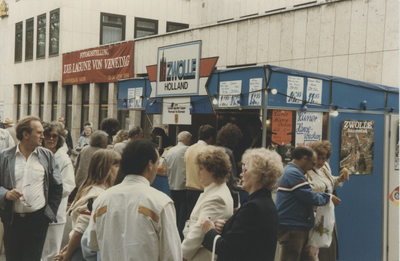 F015080 Hanzedagen van 1984 in Neuss Duitsland. Kamper markt delegatie voor de gemeente Kampen, E. Ehrhart, J.D. ...