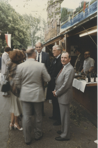F015081 Hanzedagen van 1984 in Neuss Duitsland. Kamper markt delegatie voor de gemeente Kampen, E. Ehrhart, J.D. ...
