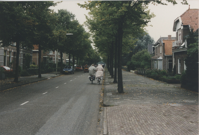 F015183 IJsselmuiden Burgemeester van Engelenweg (serie van 30 foto's voor de inspectie van de trottoirs door ...