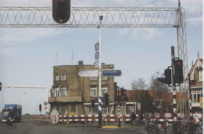 F015415 Verkeerssituaties in IJsselmuiden - Stationsplein.