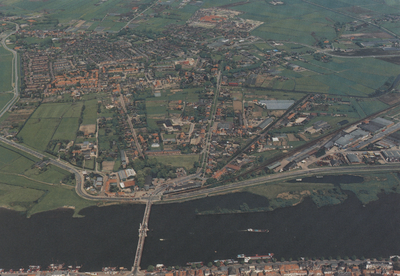 F015794 Ansichtkaart IJsselmuiden in vogelvlucht - 1987 .