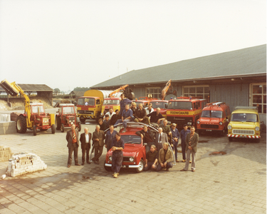 F015847 Personeel en wagenpark Gemeente IJsselmuiden.