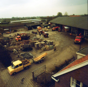 F015850-1 Contactafdruk van luchtfoto's van de locatie van de gemeentewerken IJsselmuiden.