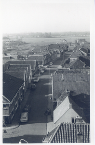 F016002 IJsselmuiden zicht vanaf toren van de Nederlands Hervormde Kerk, december 1967.