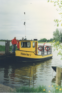 F016060 Zalkerveer met de veerboot Kleine Veer 2 .