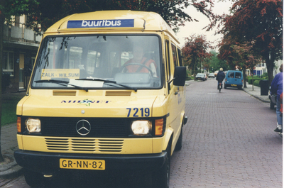 F016091 Midnet buurtbus nummer 7219 in IJsselmuiden.
