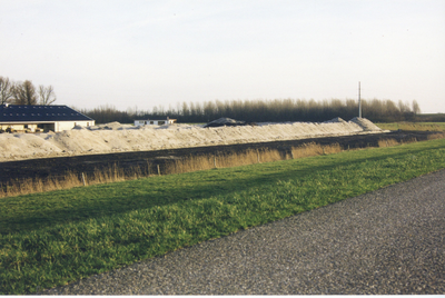 F016188 Stoter Bouwgrondstoffen IJsselmuiden aan de IJssel bij Kampen.
