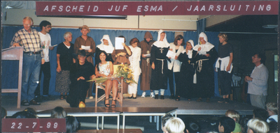 F016450 Avercampschool Kampen - Afscheid juffrouw Esma en Jaarsluiting.