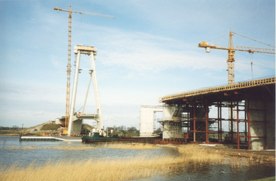 F016648 De Eilandbrug in aanbouw.