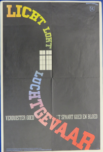 WOII000042 K198 Nr. 142 Affiche van de Nazi's betreffende het verduisteren van huizen, 1943