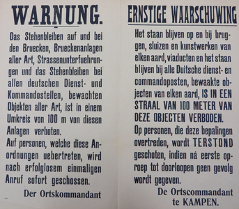 WOII000098 K1564 Affiche van de Nazi's betreffende een gebiedsverbod bij Duitse commandaposten met ondertekening van de ...