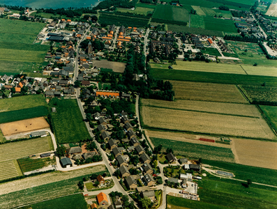  Luchtfoto van het dorp Hagestein