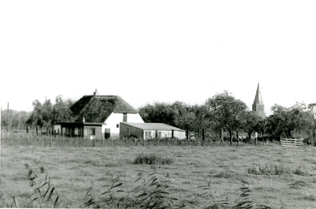  Oud boerderijtje (voorheen Becht) gelegen aan Perenlaantje/Achterdijk