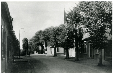  Herenstraat omstreeks 1960 met in het midden zicht op het in 1966 gesloopte café 't Zwaantje