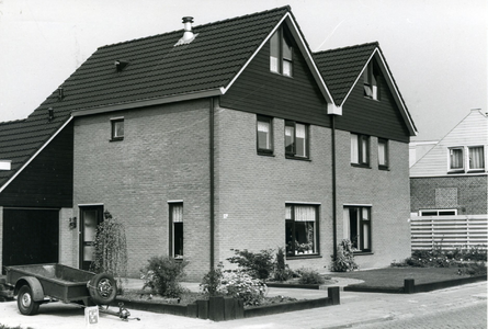 Twee huizen naast elkaar (bouwjaar 1987)