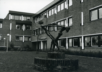  Gebouw Nationale Kruisvereniging met kantoorgebouw 'Rhijnhaeghe'