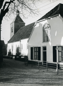  Witte Huisjes aan het Kerkpad met de torten van de NH kerk