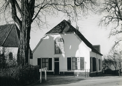  Witte Huisjes aan het Kerkpad. Gerestaureerd in 1975 en nu dienst doende als vergaderruimte voor verenigingen en ...