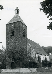  Nederlands Hervormde kerk gezien vanaf voorzijde rechts