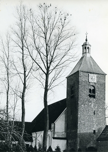  Nederlands Hervormde kerk gezien vanaf voorzijde links