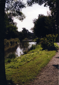  Groenstraao en wandelpad langs de Kromme Rijn achter de Langstraat