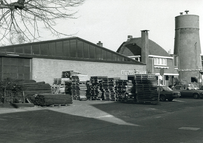  Autowasserette en goederenhal van de heer Van Zijl. Gebouwd op de plaats van de in 1971 afgebroken diaconiewoningen en ...