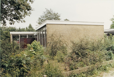  Zijgevel en ged. tuin van de openbare basisschool 'De Bongerd'.