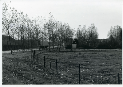  A-frame woning bij zwembad (rechts) Gemeentwerf links