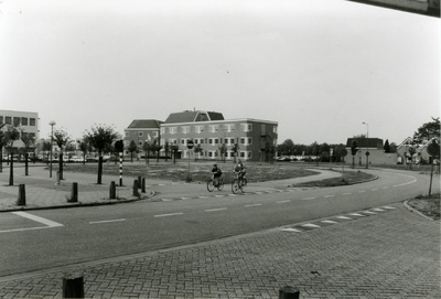  Kantoorgebouw Bouwbedrijf BAM, voorheen Bredero Bouw gezien vanaf het Stationsplein
