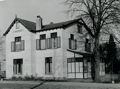  Gebouw van de St. Jozefstichting, voorheen villa Agatha. Werd in 1930 ingericht als klooster en verzorgingshuis voor ...