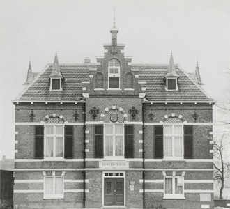  Voormalig Gemeentehuis