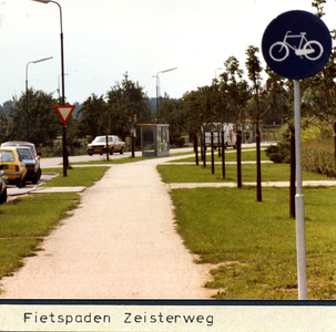  Fietspad langs de Zeisterweg met bushalte.