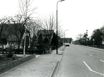  De Zeisterweg met op de achtergrond Het Wapen van Odijk.