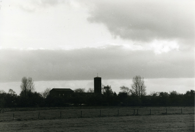  Priorij Gods Werkhof, gezien vanaf de Hollende Wagenweg. Gebouwd in 1959 en in 1960 betrokken door 13 zusters die ...