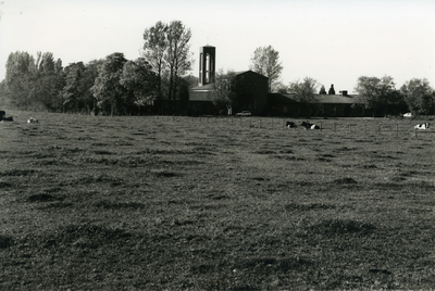  Priorij Gods Werkhof, gezien vanaf de Hollende Wagenweg. Gebouwd in 1959 en in 1960 betrokken door 13 zusters die ...