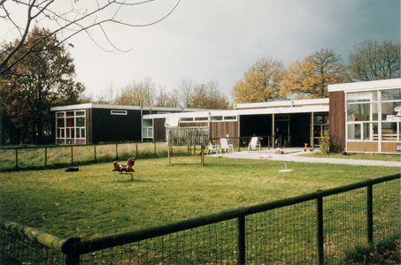  Noodgebouw Emmaschool.Hierin was gevestigd Stichting volwasseneducatie Driebergen.