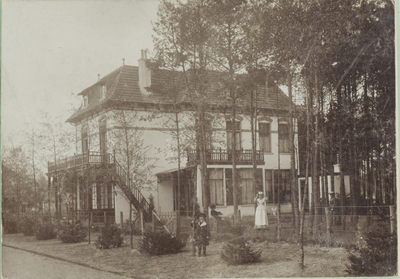  Huis van Ludo Thurkow.Later pension voor gerepatrieerden uit Ned.Indie.Later afgebroken en bouw van van Hardenbroekplein.