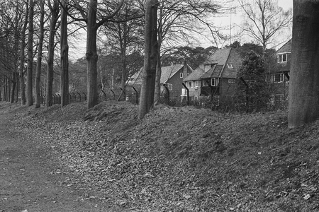  Arnhemsebovenweg, gezien vanaf het bospad aan de noordoostzijde van het Seminariebos (deel van foto 33 in de scriptie)