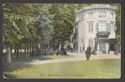  Villa Mariendaal Later Marienburg geheten. hoek Loolaan. Groot wit huis met ronde zijkant.