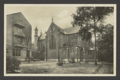 Zij- achterkant kapel Seminarie. Links achterkant rechtervleugel hoofdgebouw.