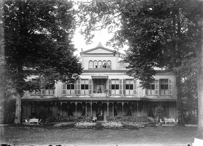  Villa De Horst.