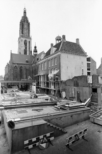  Restauratie van het Oude Raadhuis en de fundering van het noodpostkantoor op de Markt