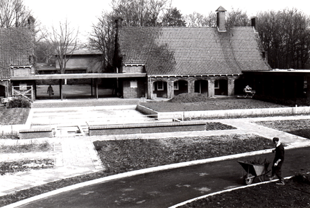  Verbouwde ingang Ouwehand Rhenen