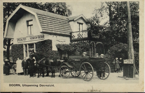 Het tolhuis. In 1899 kocht J. de Rooij uit Maarn dit huis en maakte hier een café van