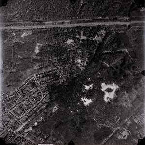  Luchtfoto gemeente Doorn: Heuvelrug-zijde met oa. A12 (strook 002, foto 0038)