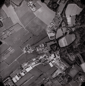  Luchtfoto gemeente Doorn: Langbroek-zijde met oa. Buurtweg en kwekerij Broekhuizen (strook 007, foto 0138)