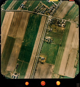  Luchtfoto (kleur) gemeente Doorn: Langbroek-zijde met oa. kruising Langbroekerweg en Gooyerdijk (nr. 5871)