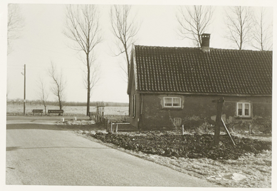  Oude woning op de driesprong Amerongerwetering en Langbroekerdijk (bewoner J. van de Geer).