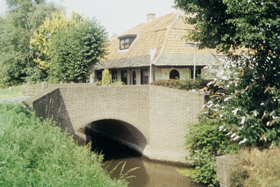  De Stenen Brug met het woonhuis op de kruising van de Langbroekerdijk.